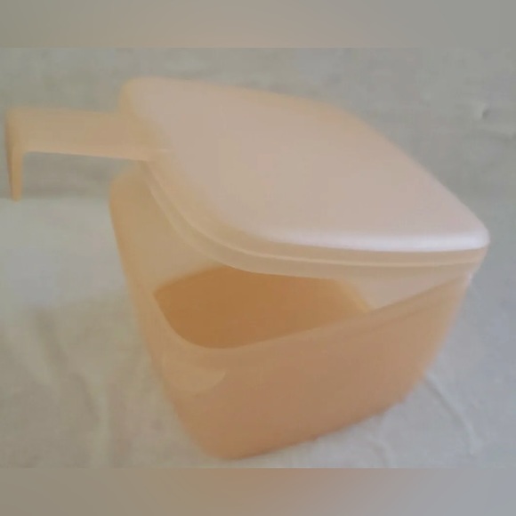 Tupperware “Forget Me Not” Square Hanging Cheese Container #5338 Orange/Peach - Picture 2 of 3